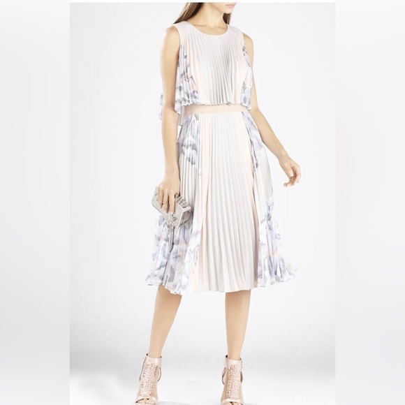 BCBGMaxAzria Dresses & Skirts - BCBG Max Azria Jaelyn Print Blocked Pleated Dress with Accordian skirt- Sz XS